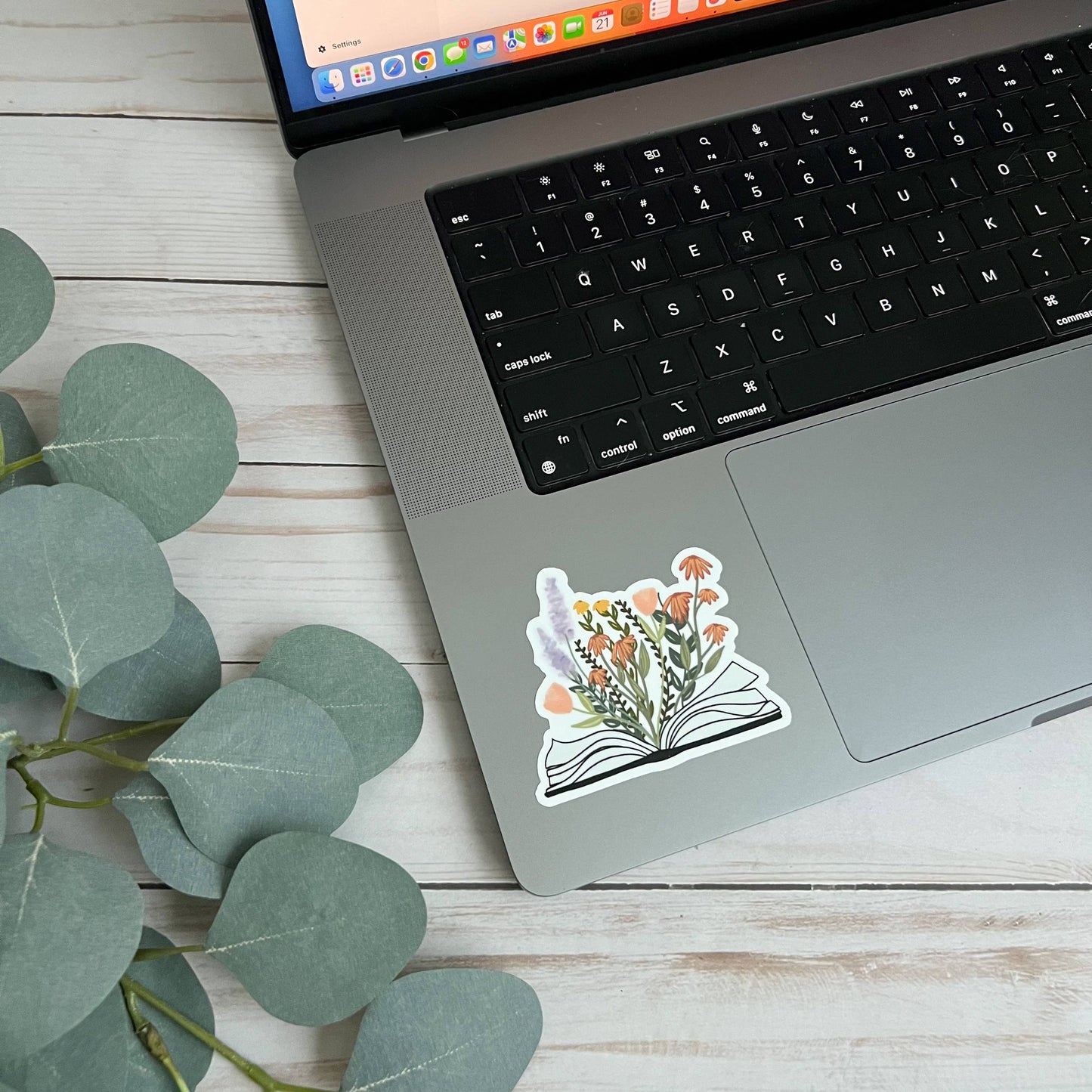 Book sticker | Love to read decal | Book & flowers