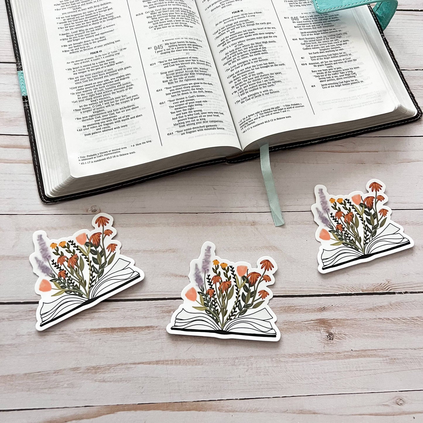 Book sticker | Love to read decal | Book & flowers