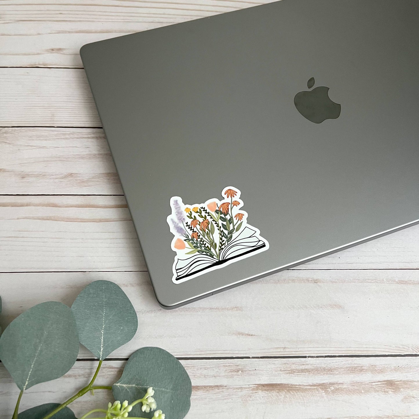Book sticker | Love to read decal | Book & flowers